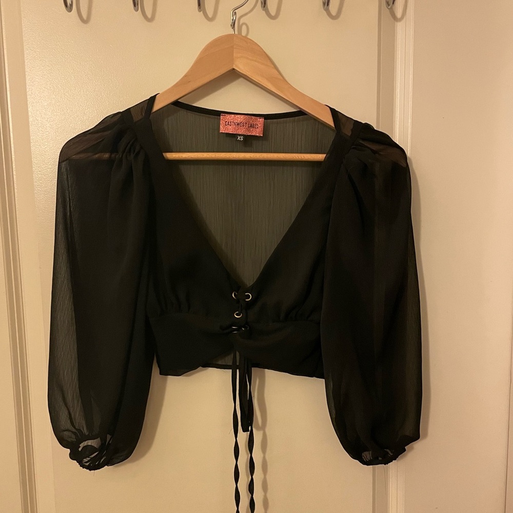 EastnWest Label Amber Top - XS Black